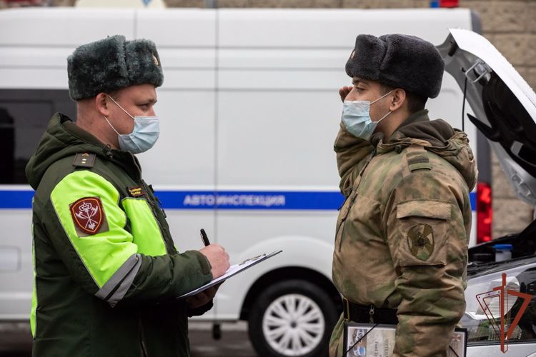 Для водителей Росгвардии проведен показной технический смотр транспортных средств