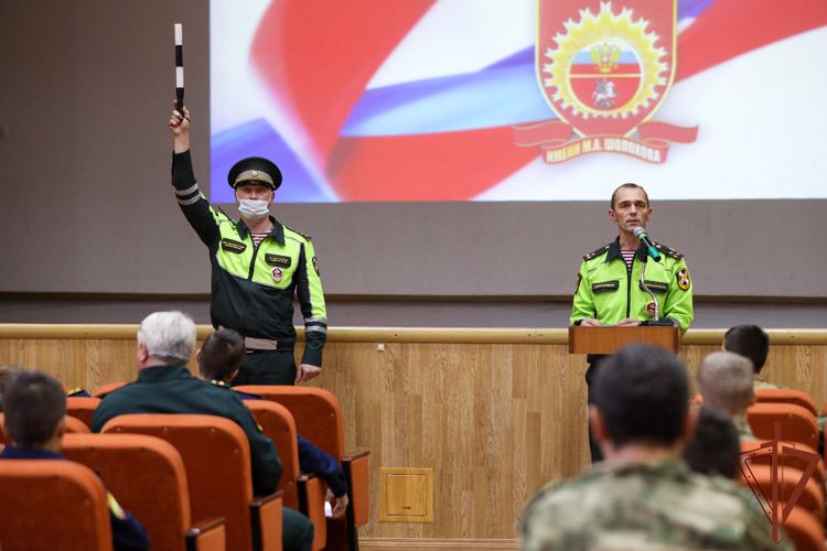 Автоинспекторы Росгвардии напомнили московским кадетам о правилах дорожного движения