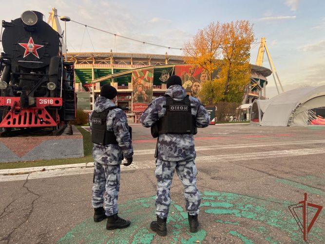 Росгвардейцы обеспечили правопорядок на матче «Локомотив» - «Сочи» в Москве