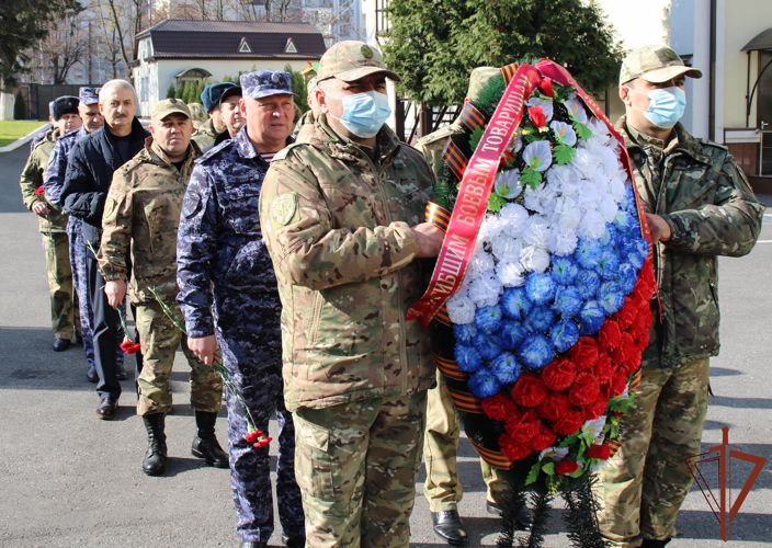 Память погибших воинов правопорядка почтили во Владикавказе 
