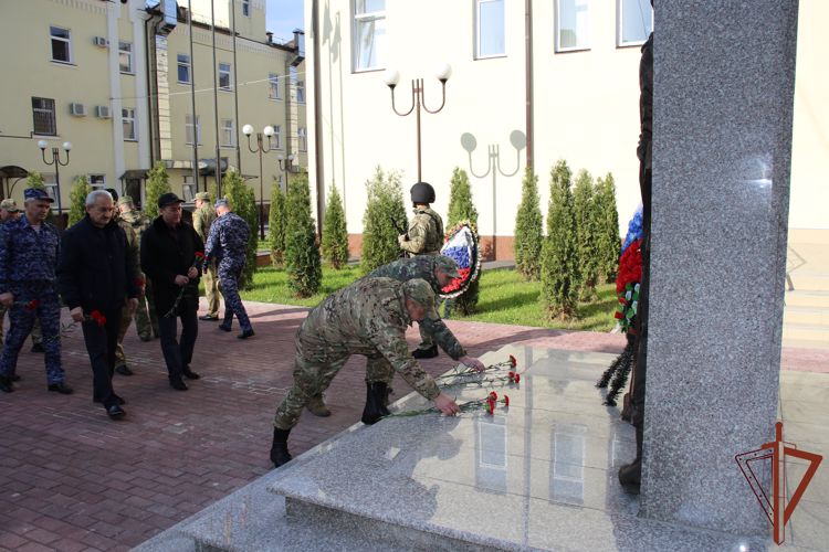 Память погибших воинов правопорядка почтили во Владикавказе 