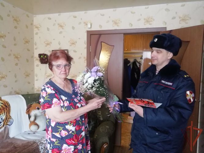 В Сибирском округе Росгвардии проходят мероприятия, посвященные Дню матери