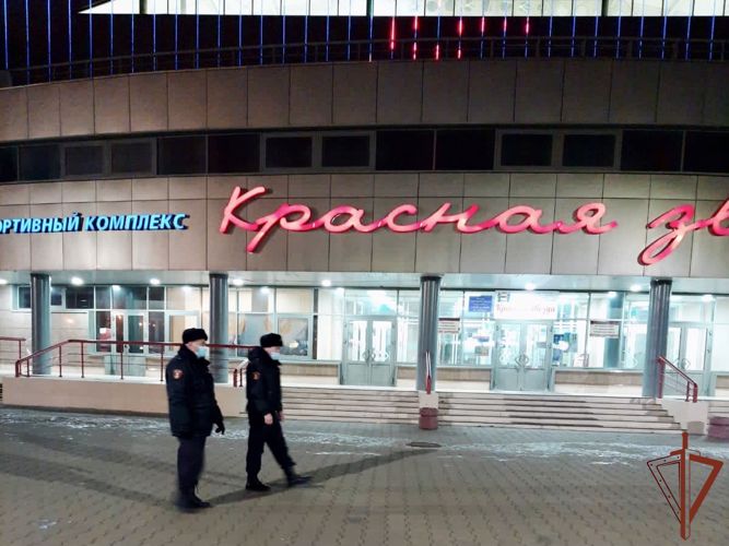 Росгвардейцы обеспечивают безопасность матчей Первенства России по футболу в Омске