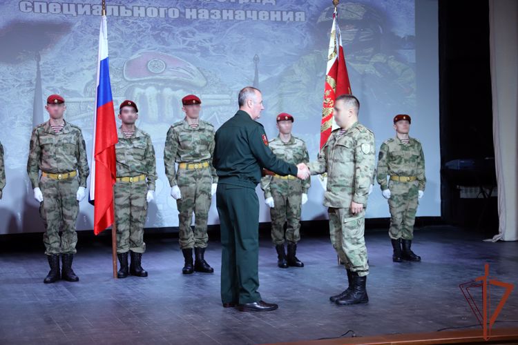 Командующий Сибирским округом Росгвардии поздравил отряд спецназа «Ермак» с Днём образования