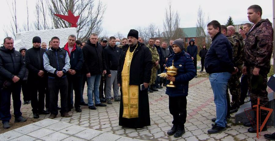 Памятник погибшему воину правопорядка открыли в Нижегородской области