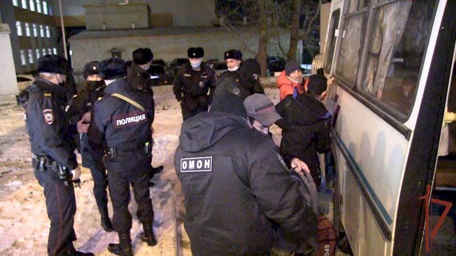 В Екатеринбурге Росгвардия приняла участие в профилактическом мероприятиях по поиску нарушителей миграционного законодательства
