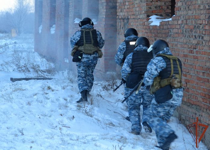 Росгвардия и ФСИН провели учения по задержанию сбежавших осужденных в Омской области