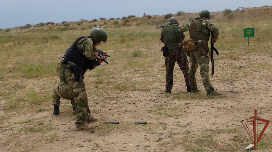  Бойцы каспийского ОМОН завершили полевой выход