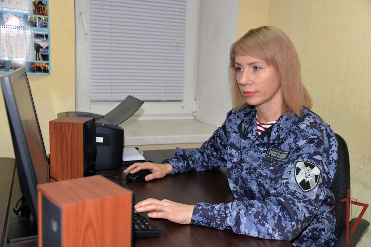 На Урале военнослужащие и сотрудники Росгвардии ответили на вопросы Большого этнографического диктанта 