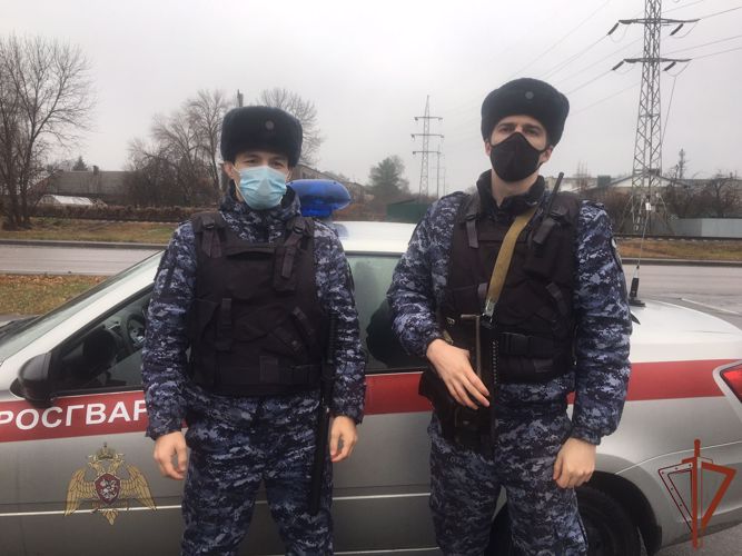 В Тамбове росгвардейцы оказали помощь пострадавшему в дорожно-транспортном происшествии