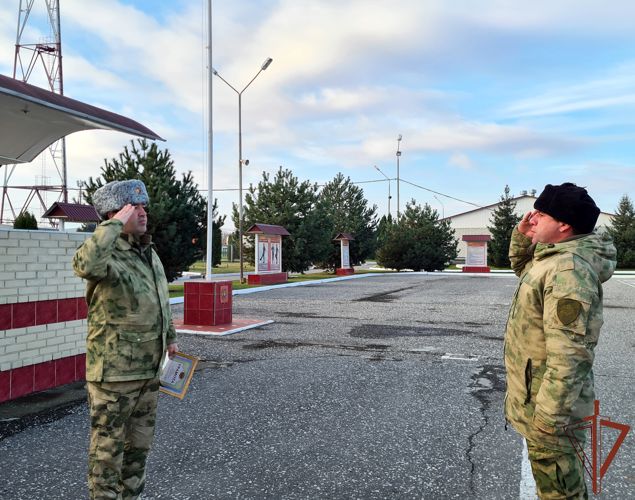 В грозненском соединении Росгвардии поздравили артиллеристов с профессиональным праздником