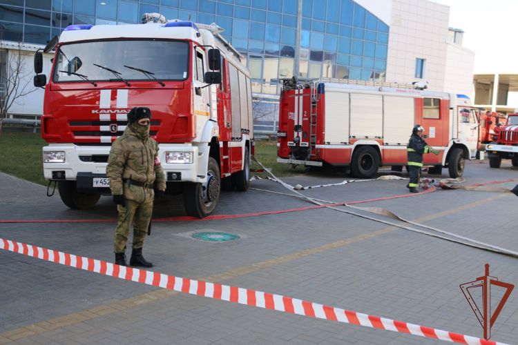 Росгвардия и МЧС провели совместное пожарно-тактическое учение в Астрахани