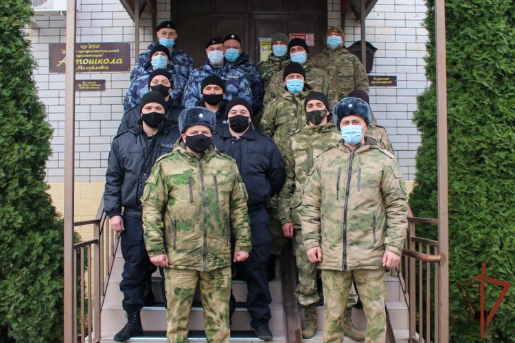 Соревнования по вождению колесной бронетехники Росгвардии прошли на Ставрополье