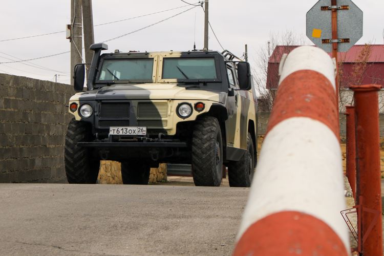 Соревнования по вождению колесной бронетехники Росгвардии прошли на Ставрополье