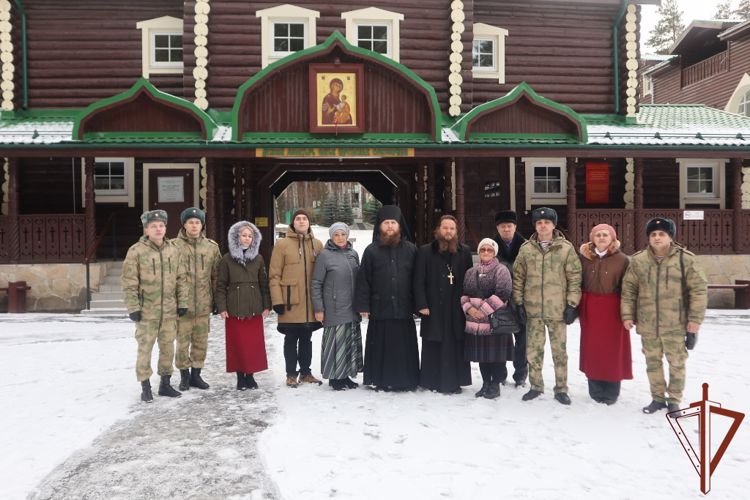 В Уральском округе Росгвардии вспоминают погибших правоохранителей