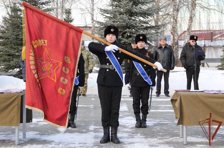 В день рождения генерала Комаровского 70 тюменских школьников посвятили в кадеты Росгвардии (видео)