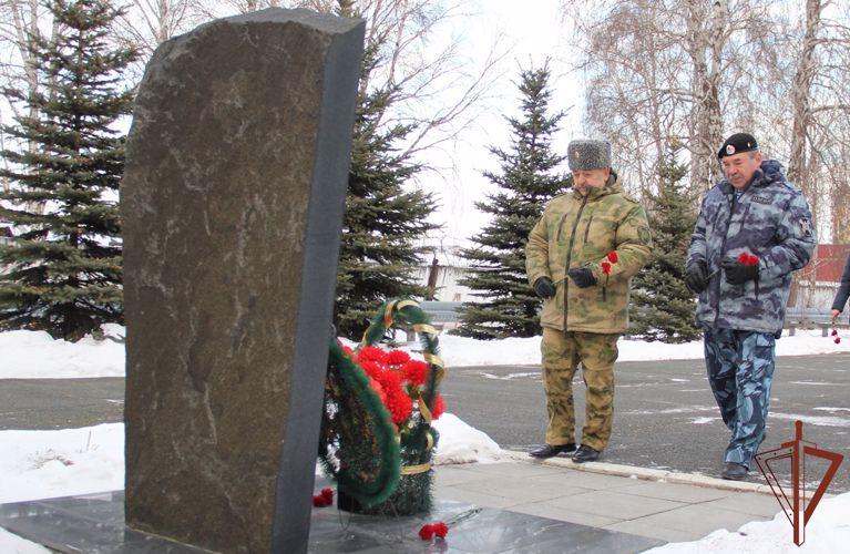В день рождения генерала Комаровского 70 тюменских школьников посвятили в кадеты Росгвардии (видео)