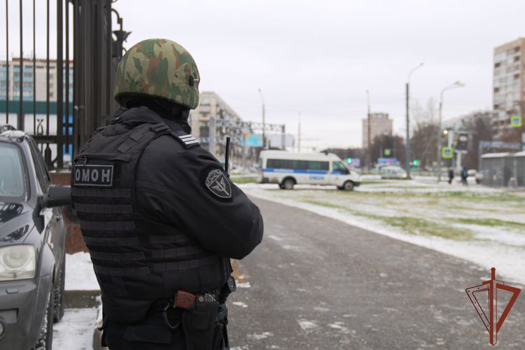Росгвардия приняла участие в тактико-специальных учениях в Санкт-Петербурге