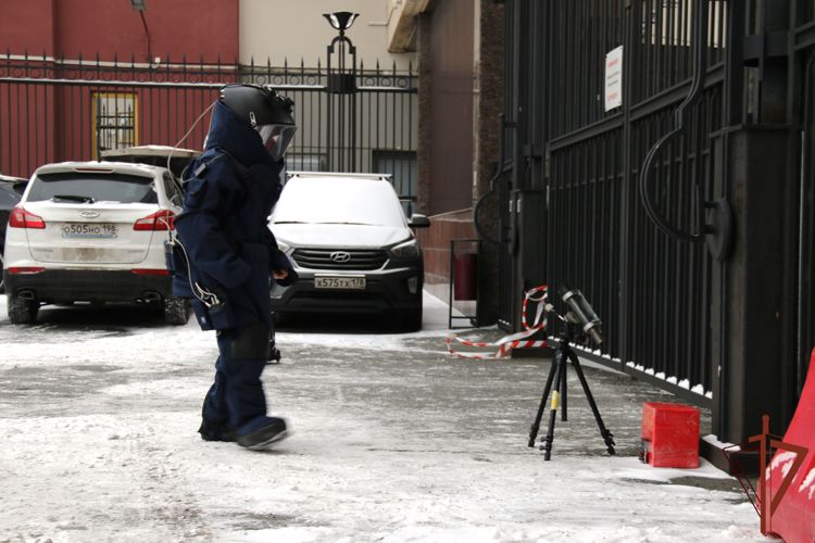 Росгвардия приняла участие в тактико-специальных учениях в Санкт-Петербурге