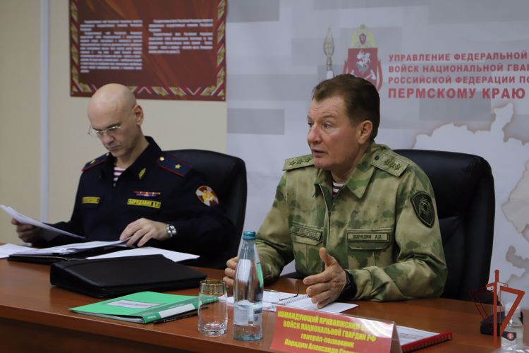 Командующий Приволжским округом проинспектировал подразделения Росгвардии, дислоцирующиеся в Пермском крае