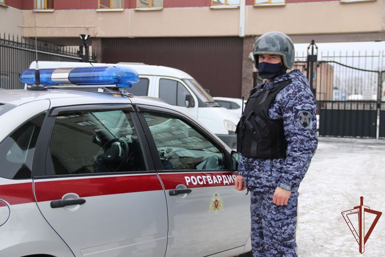 Росгвардия приняла участие в тактико-специальных учениях в Санкт-Петербурге