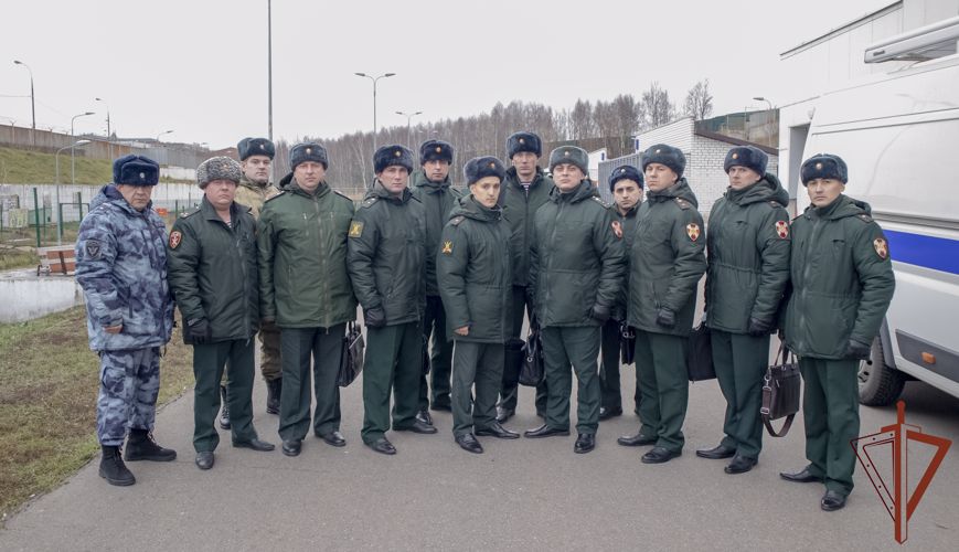 Слушателей Общевойсковой академии ознакомили со средствами инженерного обеспечения Росгвардии