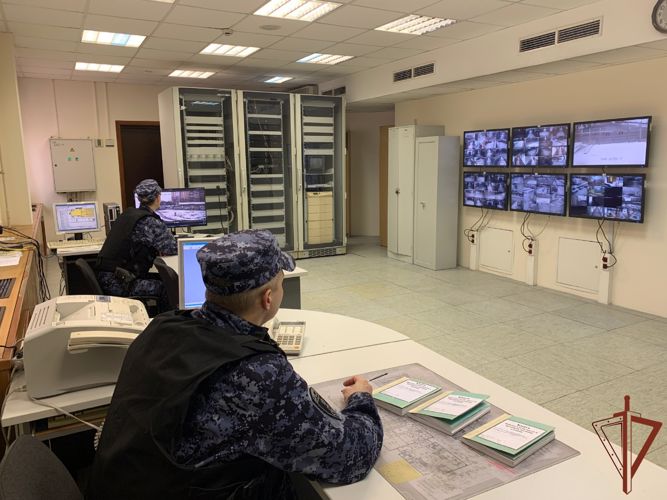 В столичной гостинице росгвардейцами обезврежен напавший с ножом на постояльца злоумышленник