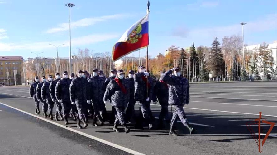 В Самаре росгвардейцы приняли участие в «Параде Памяти»