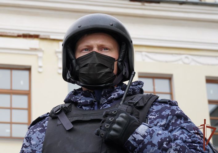В Кирове росгвардейцы задержали похитителя иконы
