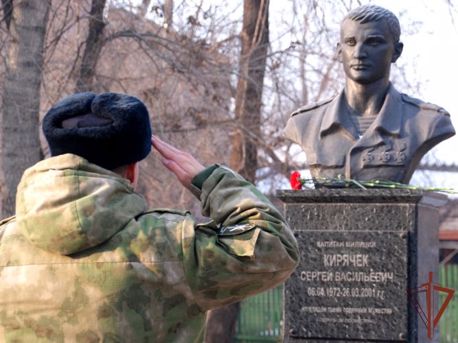День героев Отечества отметили в Сибирском округе Росгвардии (фото, видео)