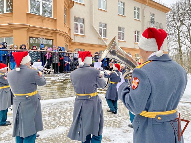 «Дед Мороз специального назначения» из Росгвардии привез подарки детям по всей России (видео)