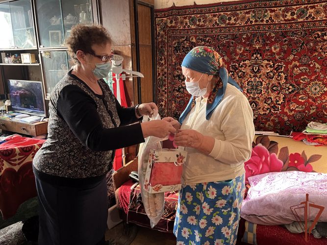 Росгвардия поздравила с 93-летием труженицу тыла в Туве