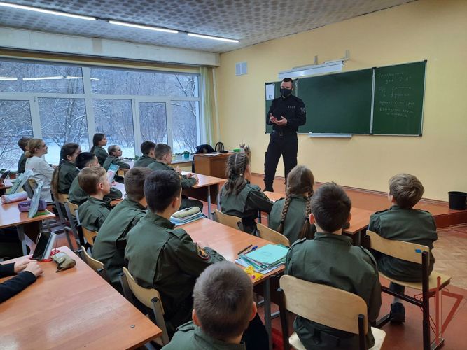 Росгвардейцы Северо-Западного округа провели тематические мероприятия для школьников