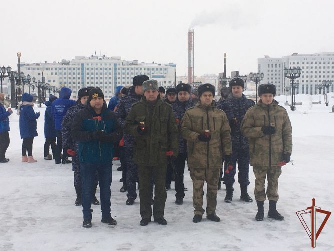 В День Неизвестного солдата росгвардейцы Уральского округа участвуют в памятных мероприятиях 