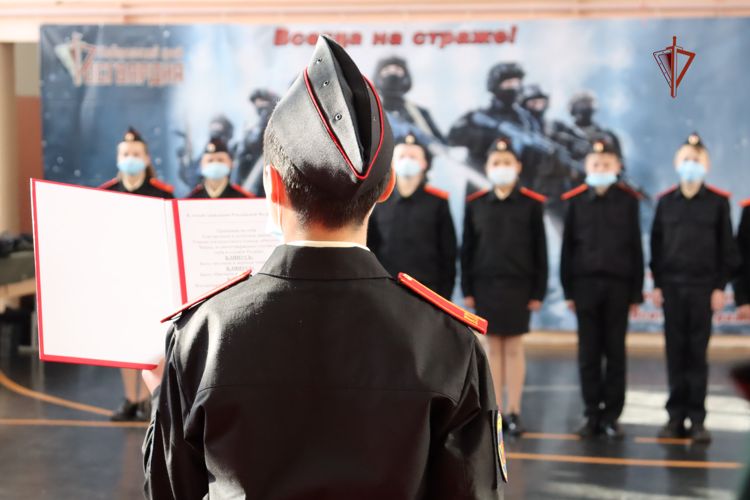 Хабаровские школьники торжественно вступили в «Гвардейскую смену» 