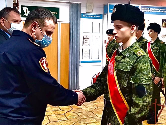 Воспитанники карельского профильного класса Росгвардии вступили в «Гвардейскую смену» (фото, видео)