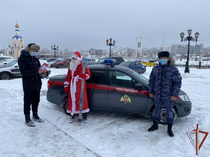 Профилактическая акция Росгвардии «Безопасный Новый год» стартовала в Белгородской области