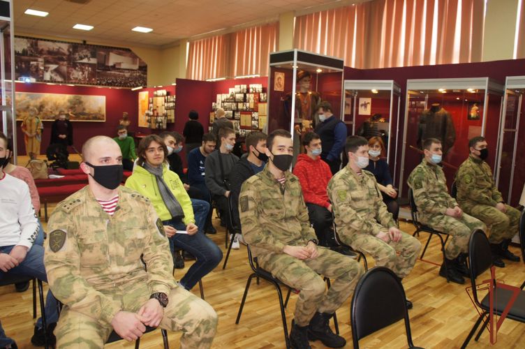 В День неизвестного солдата росгвардейцы приняли участие в памятных мероприятиях в регионах ЦФО