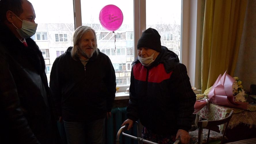 Ветеран войны из Кирова отметила 100-летие под музыку военного оркестра Росгвардии