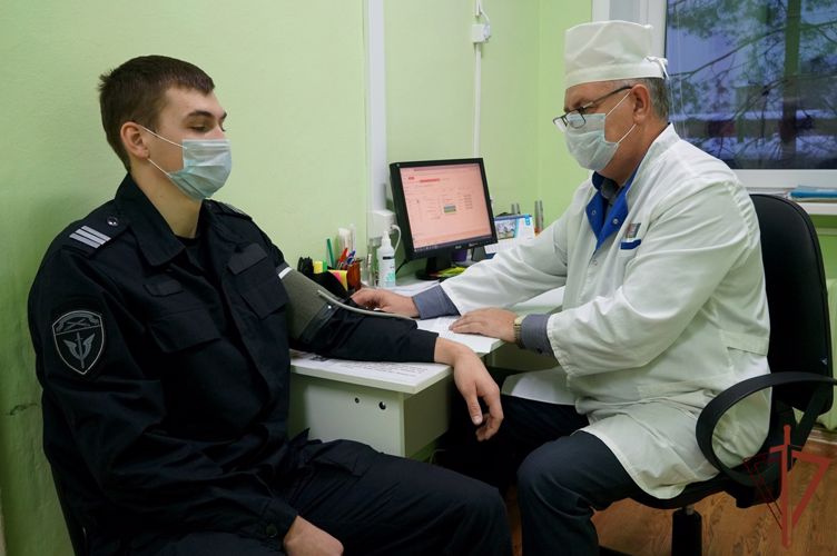 Новгородские росгвардейцы приняли участие в ведомственной акции «От сердца к сердцу»
