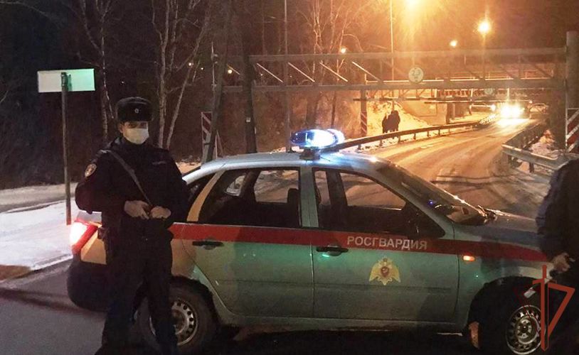 Росгвардейцы помогли ГИБДД в минимизации последствий автоаварии под Тюменью (видео)