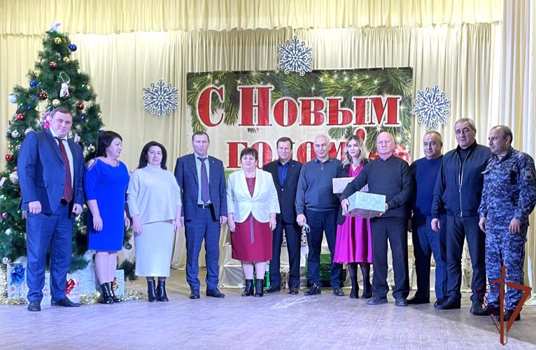 Дед Мороз специального назначения посетил психоневрологический дом-интернат в Адыгее