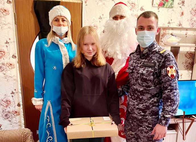 Дед Мороз специального назначения посетил психоневрологический дом-интернат в Адыгее 