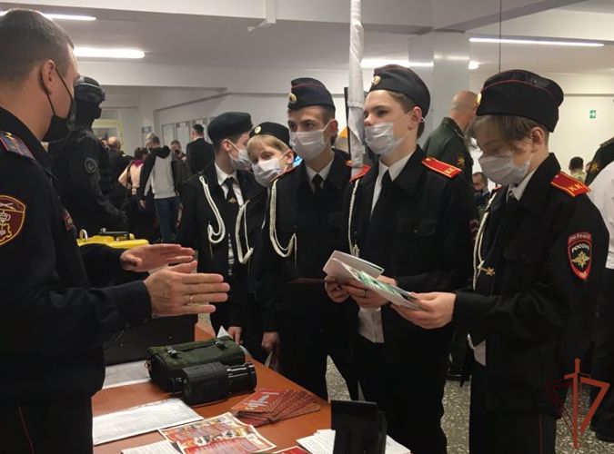 Представители Росгвардии выступили судьями на военно-патриотической игре «Арктический щит» 
