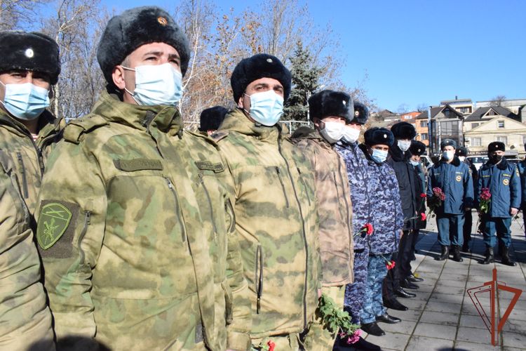 На Северном Кавказе Росгвардия участвует в мероприятиях, посвященных Дню неизвестного солдата