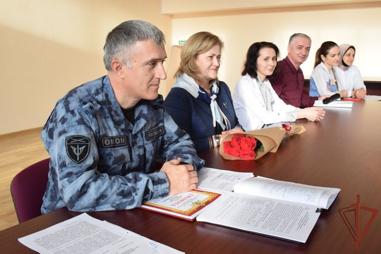 Сотрудники дагестанского ОМОН Росгвардии удостоены званий почетных доноров России