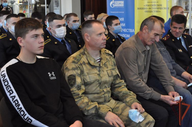 На Северном Кавказе Росгвардия участвует в мероприятиях, посвященных Дню неизвестного солдата