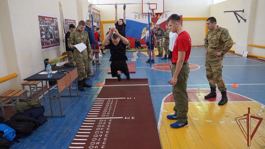 При поддержке Росгвардии во Владимире проходят всероссийские военно-патриотические сборы (видео)