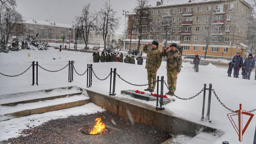 В Северо-Западном округе росгвардейцы почтили память неизвестного солдата