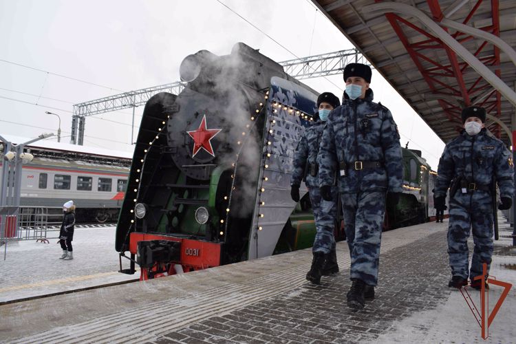 Росгвардия обеспечила безопасность встречи «Поезда Деда Мороза» в Казани